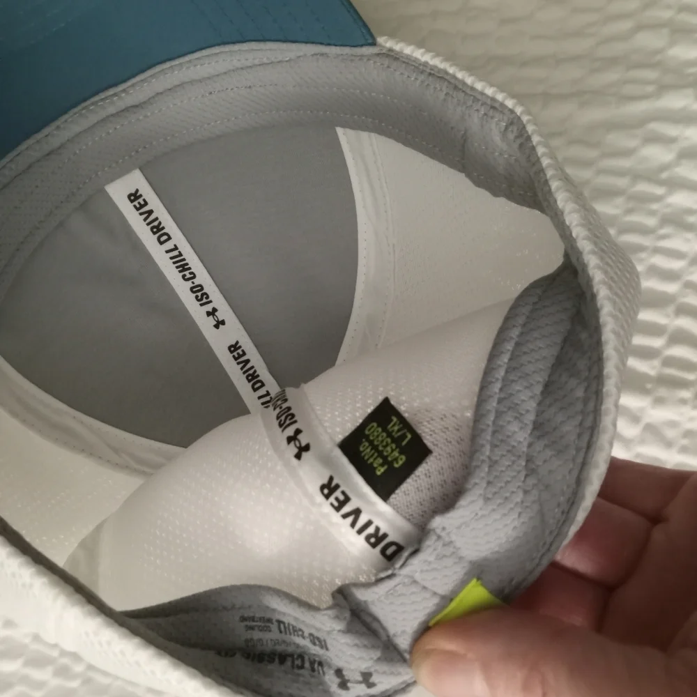 NWOT Under Armour  fitted hat